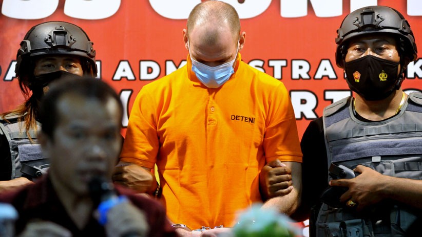 Buronan Interpol Pemilik 146 Kg Hashish Dideportasi Imigrasi Ngurah Rai - Bagian 1