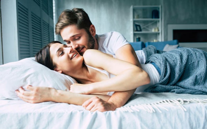 Rendah Diri karena Punya Penis Kecil, Ikuti Saran Ahli Ini