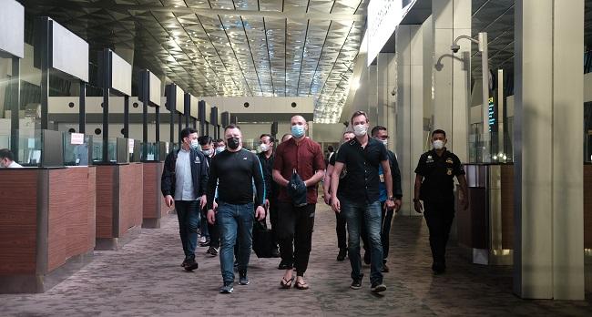 Dua Polisi Rusia Kawal Deportasi Buronan Interpol Andrey Kovalenko