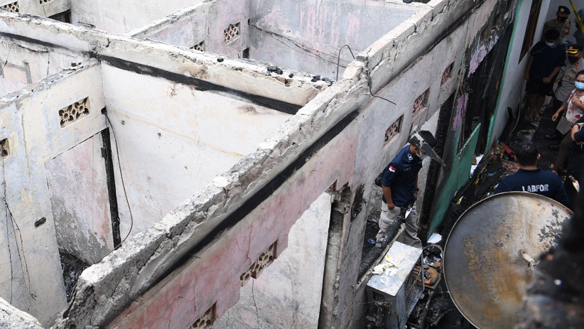 Penampakan Sisa-Sisa Kebakaran Rumah Kontrakan di Matraman, 10 Orang Tewas - Bagian 3