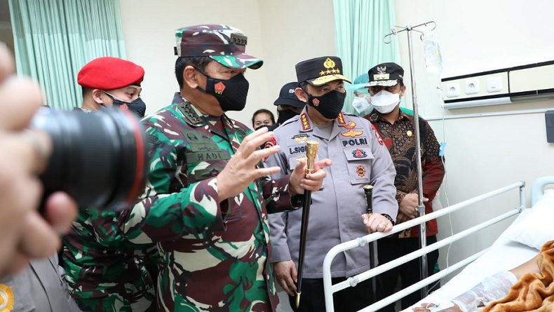 Panglima TNI dan Kapolri Temui Korban Bom Gereja Katedral Makassar