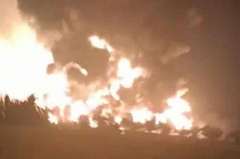 Diduga Tersambar Petir, Kilang Minyak Pertamina Balongan Terbakar Hebat 