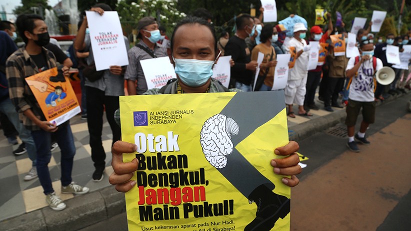 Wartawan Disekap dan Dianiaya, Puluhan Jurnalis Surabaya Turun ke Jalan - Bagian 2