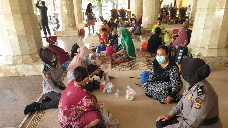 Kilang Balongan Terbakar, Seluruh Pengungsi Dipindah ke GOR Kompleks Bumi Patra