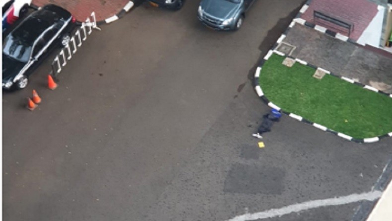 Terobos Mabes Polri, Pria Berpakaian Hitam Ditembak Mati 