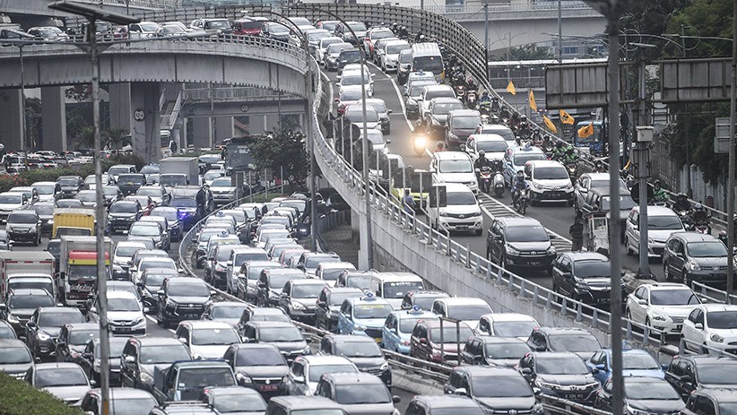 Jalanan Jakarta Macet Parah Jelang Libur Panjang - Bagian 1