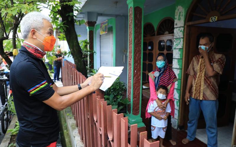 Aksi Ganjar Bikin Kaget Warga Semarang Tengah, Ternyata Ini yang Dilakukan