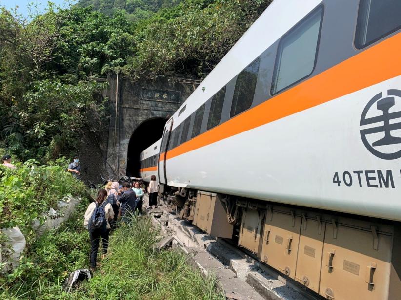 Mengerikan, 36 Penumpang Tewas dalam Kecelakaan Kereta Api Tabrak Truk