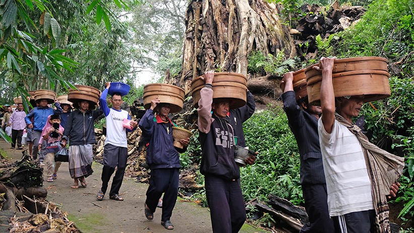 Tradisi Nyadran Arwah di Makam Desa Lereng Gunung Sumbing - Bagian 2