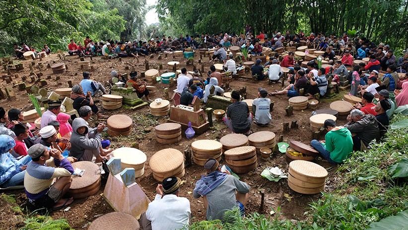 Tradisi Nyadran Arwah di Makam Desa Lereng Gunung Sumbing - Bagian 1