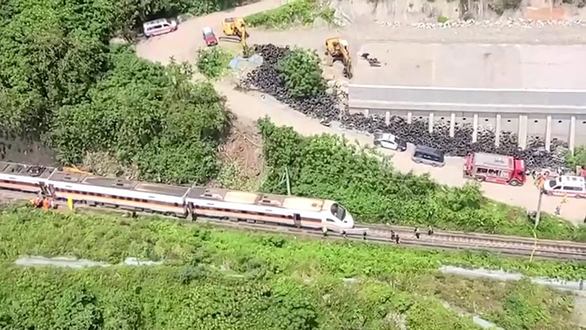 Kecelakaan Maut Kereta Tabrak Truk di Taiwan, 48 Orang Tewas - Bagian 2
