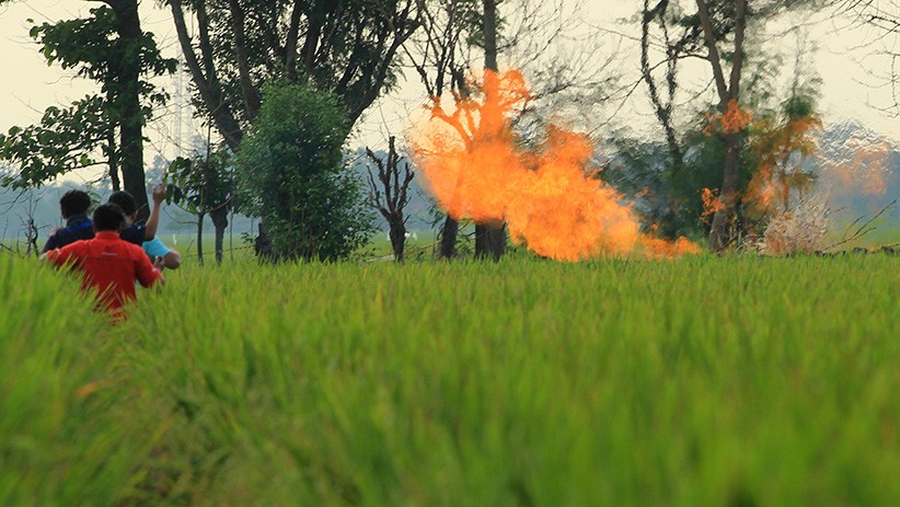 Sumur Peninggalan Belanda Semburkan Api dari Gas Liar - Bagian 3