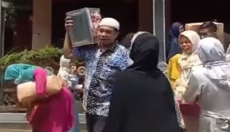 Lucu, Rombongan Pengantin Ini Salah Masuk ke Hajatan Pengantin Lain 