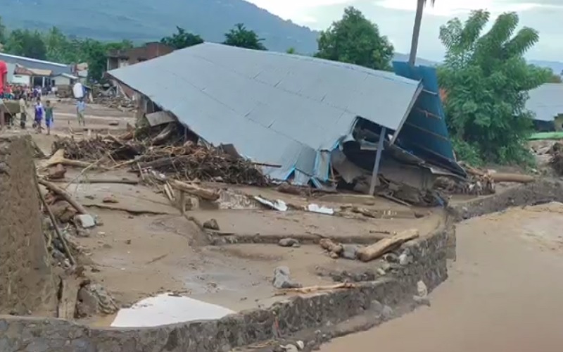 Mengerikan, Begini Penampakan Rumah Hancur Diterjang Banjir Bandang NTT