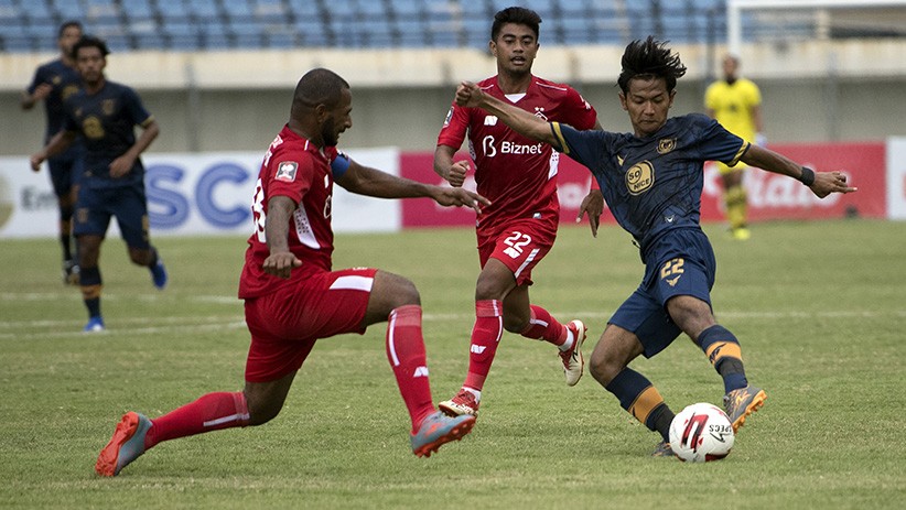 Persik Kediri Vs Persela Lamongan Sama Kuat, Skor Akhir 2-2 - Bagian 2