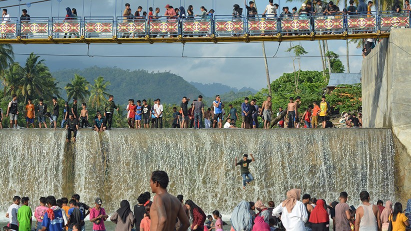 Tradisi Balimau, Mandi bersama Keluarga di Cek Dam Koto Tuo Padang - Bagian 1