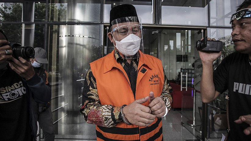 KPK Perpanjang Masa Tahanan Juarsah - Bagian 1