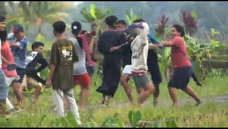 Terlibat Perang Sarung, 3 Remaja di Cipatat KBB Diamankan Petugas Linmas