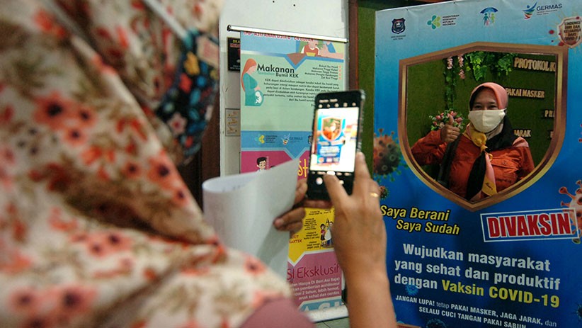 Dinkes Kota Tegal Gelar Vaksinasi Covid-19 pada Malam Hari - Bagian 1