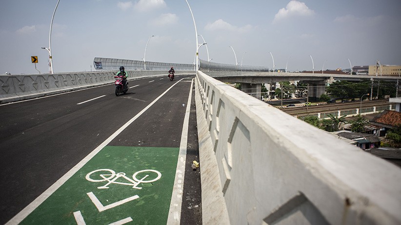 Penampakan Flyover Cakung Mulai Dilintasi Kendaraan Bermotor Hari Ini - Bagian 2