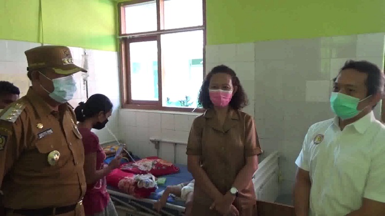 4 Anak dan Bayi Penderita Hidrosefalus Dioperasi di RSUD URM Waingapu