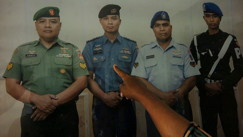 Ibunda Salah Satu Awak KRI Nanggala 402 Hilang Kontak Menunggu Kabar Putranya - Bagian 2
