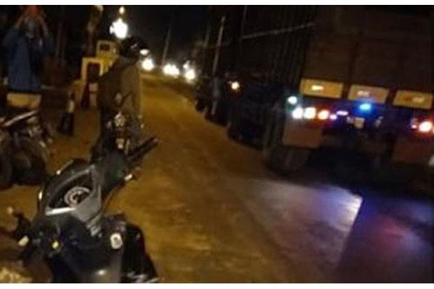  Tabrak Rambu Perbaikan Jalan dan Senggol Truk Gandeng, Pengendara Motor Meninggal di Tempat