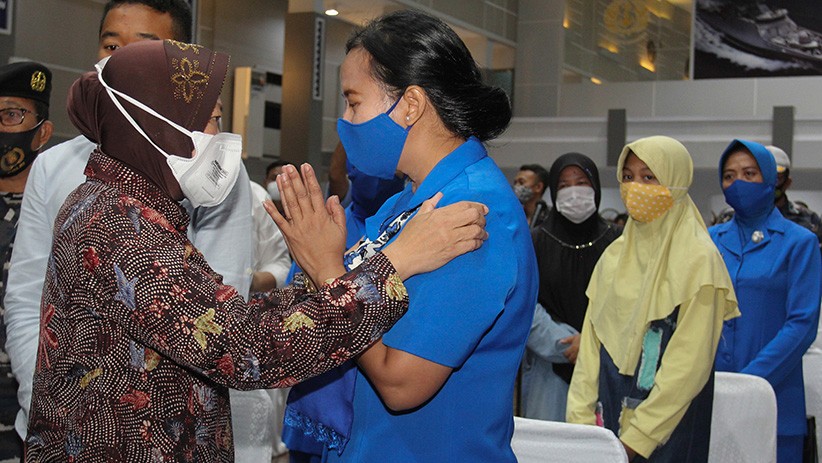 Suasana Haru Pertemuan Keluarga Awak KRI Nanggala dengan Pemerintah - Bagian 2
