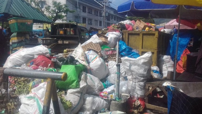  Jumlah Sampah di Ternate Naik hingga 100 Ton per Hari di Bulan Ramadan