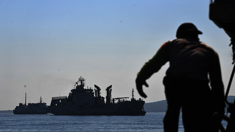 Melihat Aktivitas Evakuasi KRI Nanggala 402 dari Dermaga Lanal Banyuwangi - Bagian 2