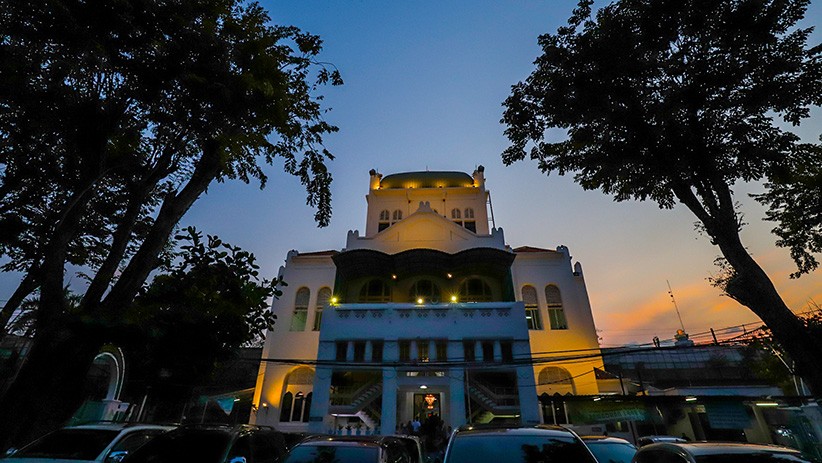 Buka Puasa di Masjid Cut Meutia Sambil Melihat Bangunan Peninggalan Belanda - Bagian 1