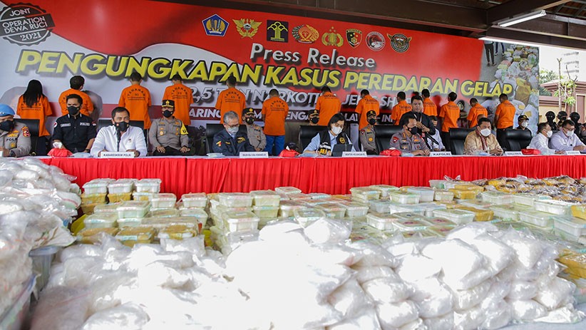 Menkeu, Kapolri dan Kepala BNN Pamer 2,5 Ton Sabu Sitaan Senilai Rp1,5 Triliun - Bagian 2