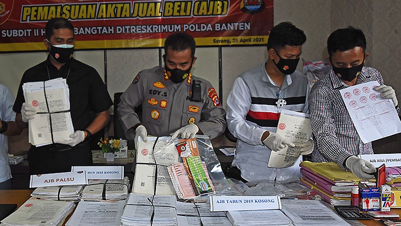 Kasus Mafia Tanah Terungkap, Pegawai Kecamatan Pabuaran Serang Terlibat - Bagian 1
