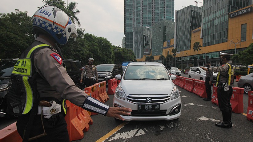 Polda Jatim Simulasi Penyekatan Larangan Mudik - Bagian 3