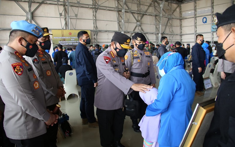 Kapolri Tawarkan Anak Awak KRI Nanggala 402 jadi Polisi