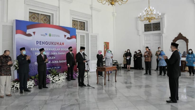 Gubernur Ridwan Kamil Kukuhkan Kepala Perwakilan BKKBN Provinsi Jawa Barat - Bagian 2