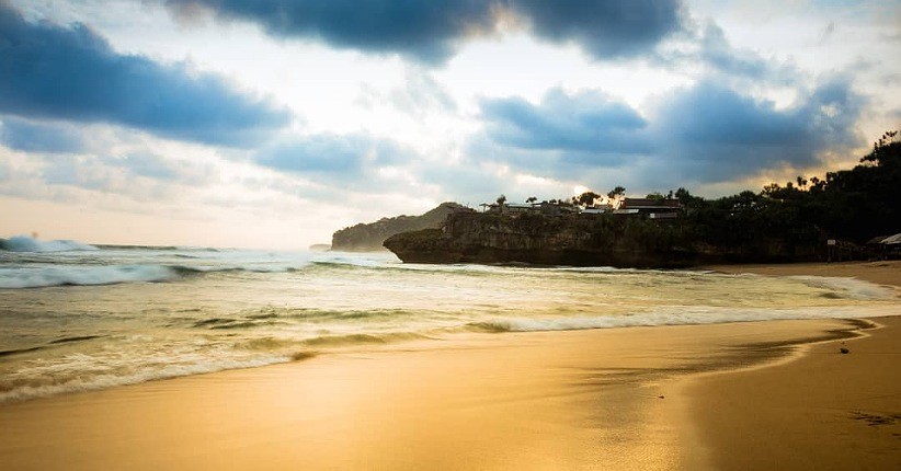  Ini Daya Tarik Pantai Drini di Gunungkidul yang Memesona 