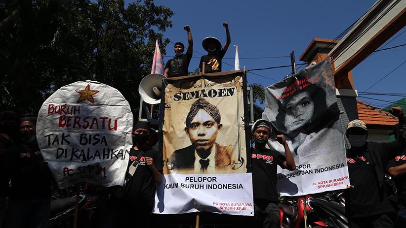 Poster Marsinah dan Semaoen Warnai Aksi May Day di Surabaya - Bagian 1