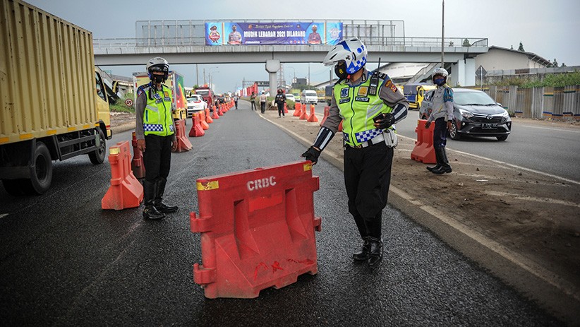 Simulasi Penyekatan Total Larangan Mudik di Gerbang Keluar Tol Cileunyi - Bagian 1