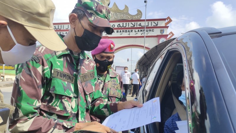 Tak Tunjukkan Dokumen Perjalanan, 671 Kendaraan di Lampung Dipaksa Putar Balik