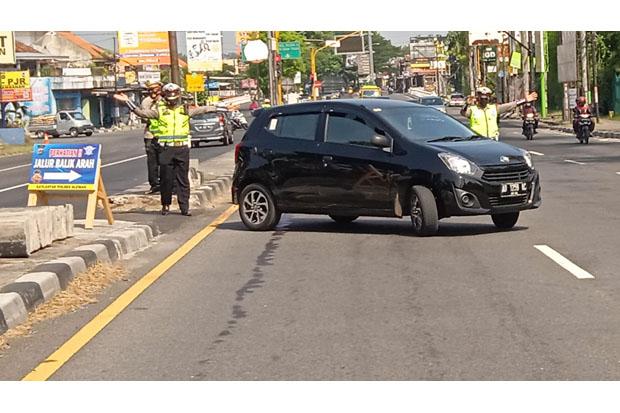  Empat Hari, 2000 Kendaraan Diminta Putar Balik di Pos Penyekatan Prambanan