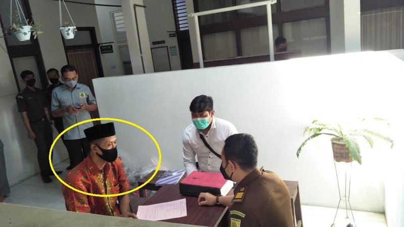 Tersangka Pembunuhan Sekeluarga Dilimpahkan ke Kejari Rembang