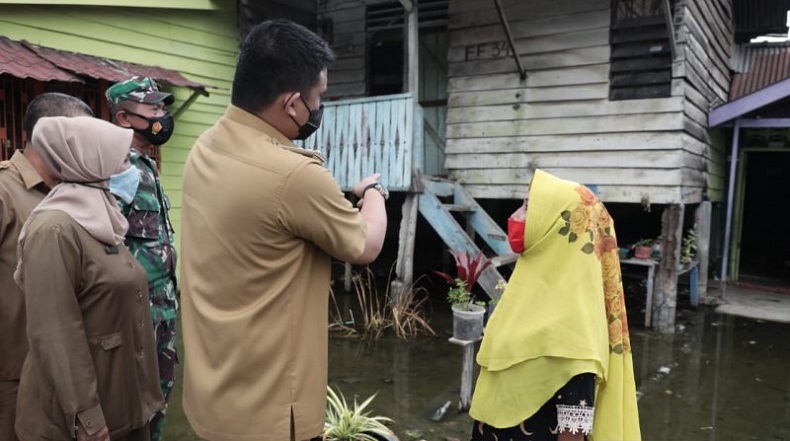 Antisipasi Banjir Rob di Belawan Medan Labuhan, Bobby Nasution Kerahkan Alat Berat