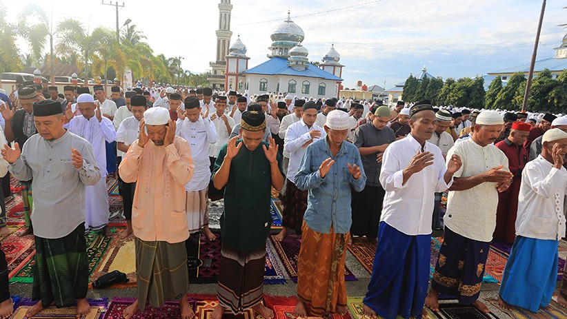Jemaah Syattariah Aceh Sholat Idul Fitri Hari Ini, Begini Suasananya - Bagian 1