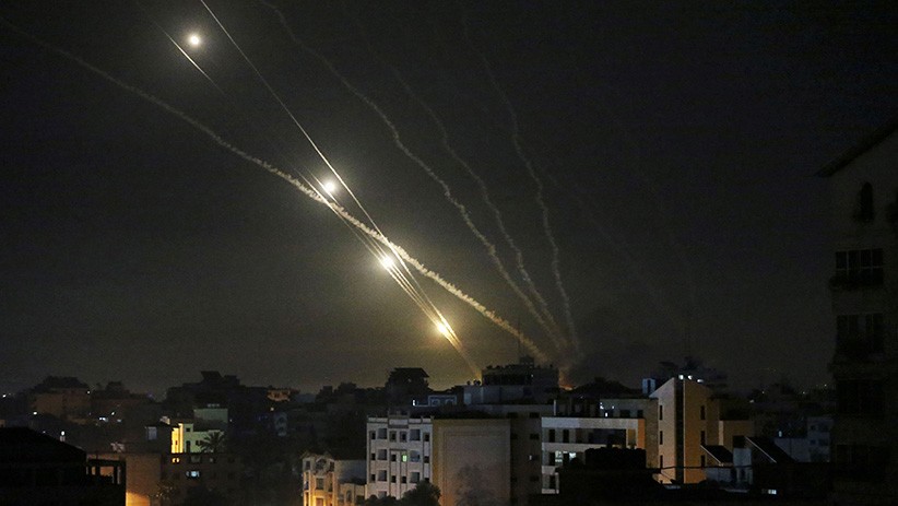 Iron Dome Israel Beterbangan Cegat Roket Pejuang Palestina - Bagian 3