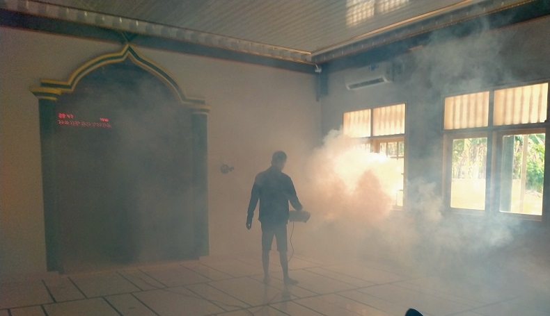 Jelang Salat Id, Masjid dan Mushala di Lampung Utara Disterilkan