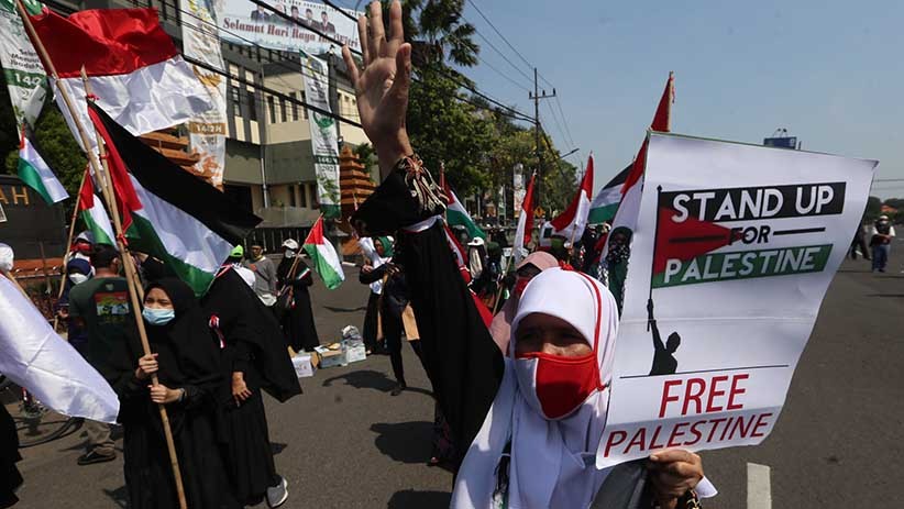Aksi Bela Palestina, Massa Injak-Injak Bendera Israel - Bagian 3