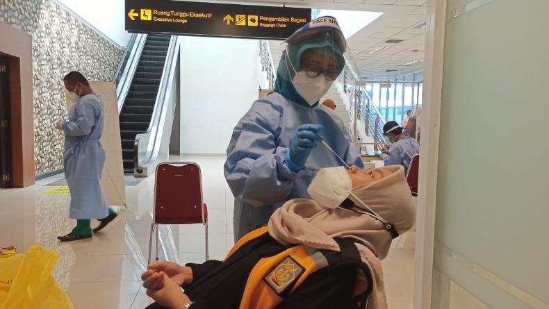 Antisipasi Lonjakan Covid-19, Penumpang Tiba di Babel Langsung Swab Antigen