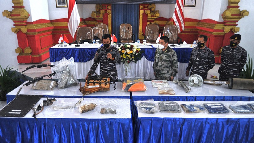 Penampakan Komponen KRI Nanggala 402 Diangkat TNI AL dan Militer China - Bagian 1