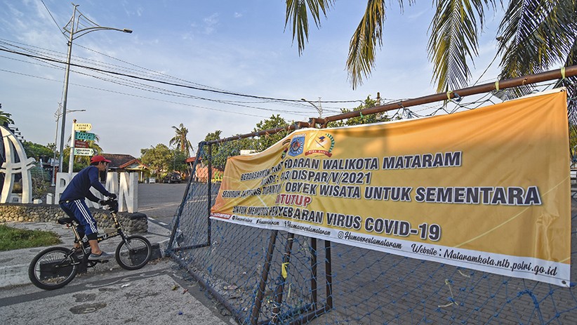 Cegah Kerumunan, Kawasan Pantai Ampenan Mataram Ditutup - Bagian 2